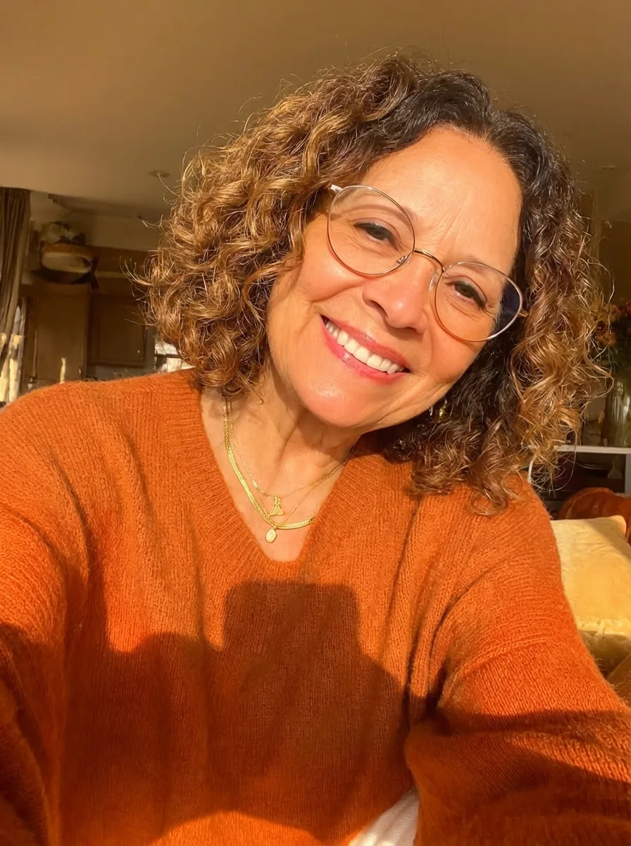Warm Caramel Brown Layered Medium Curls with Golden Highlights